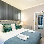 Waterhead & - Parking Available Onsite