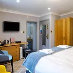 Waterhead & - Parking Available Onsite