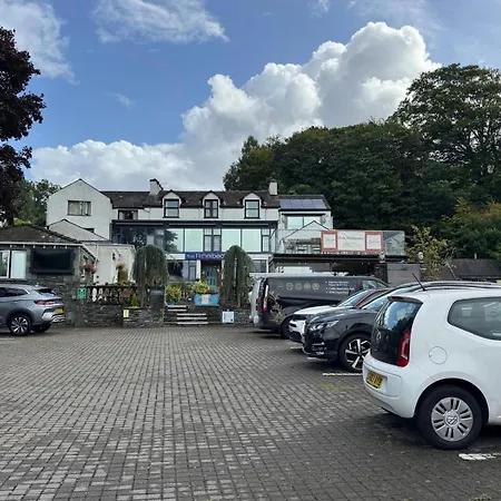 Waterhead & - Parking And Light Breakfast 3*