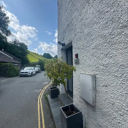 Waterhead & - Parking Available Onsite 3*