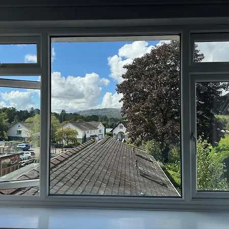 Hotel Waterhead & - Parking Available Onsite