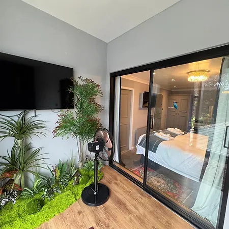 Waterhead & - Parking Available Onsite