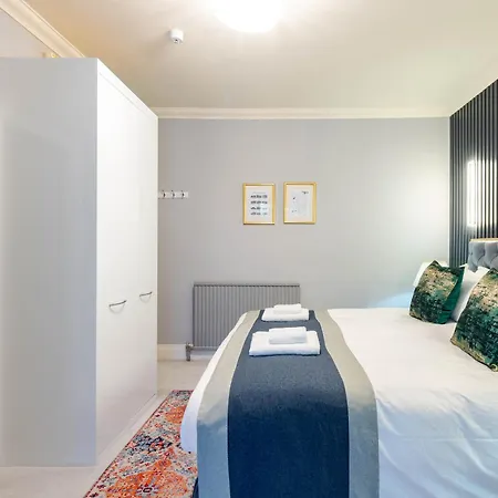 Waterhead & - Parking And Light Breakfast Hotel