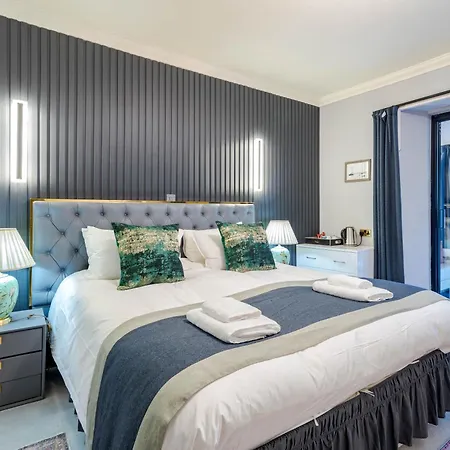 Waterhead & - Parking And Light Breakfast 3*