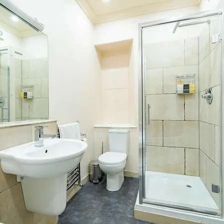 Waterhead & - Parking And Light Breakfast Hotel 3*