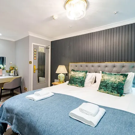 Waterhead & - Parking And Light Breakfast 3*