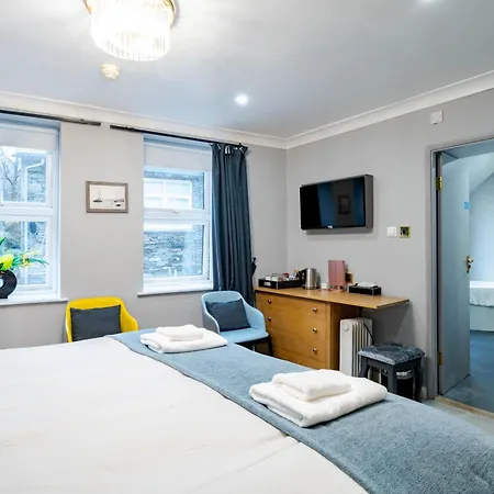 Waterhead & - Parking And Light Breakfast Hotel 3*
