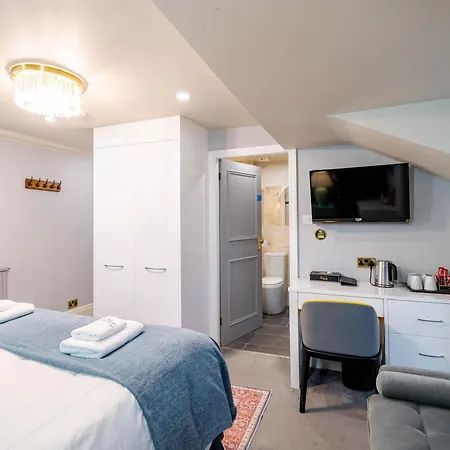 Waterhead & - Parking And Light Breakfast Hotel 3*