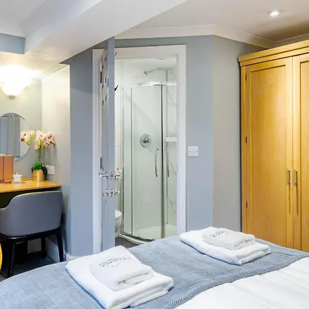Waterhead & - Parking And Light Breakfast 3*