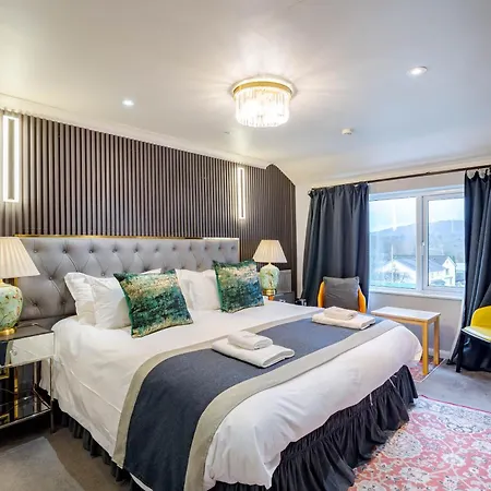 Waterhead & - Parking And Light Breakfast Hotel