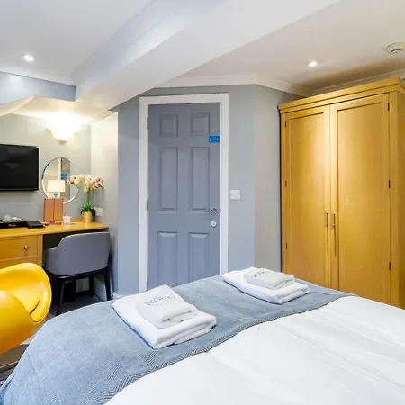Waterhead & - Parking And Light Breakfast Hotel 3*