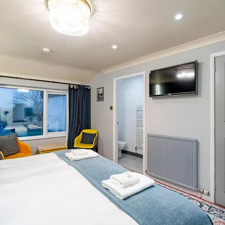 Waterhead & - Parking And Light Breakfast Hotel 3*