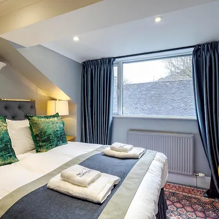 Waterhead & - Parking And Light Breakfast 3*