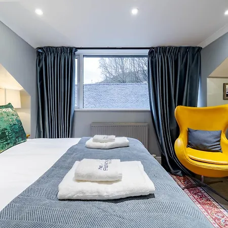 Hotel Waterhead & - Parking And Light Breakfast 3*