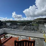 Waterhead & - Parking Available Onsite