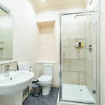 Отель Waterhead & - Parking Available Onsite Эмблсайд